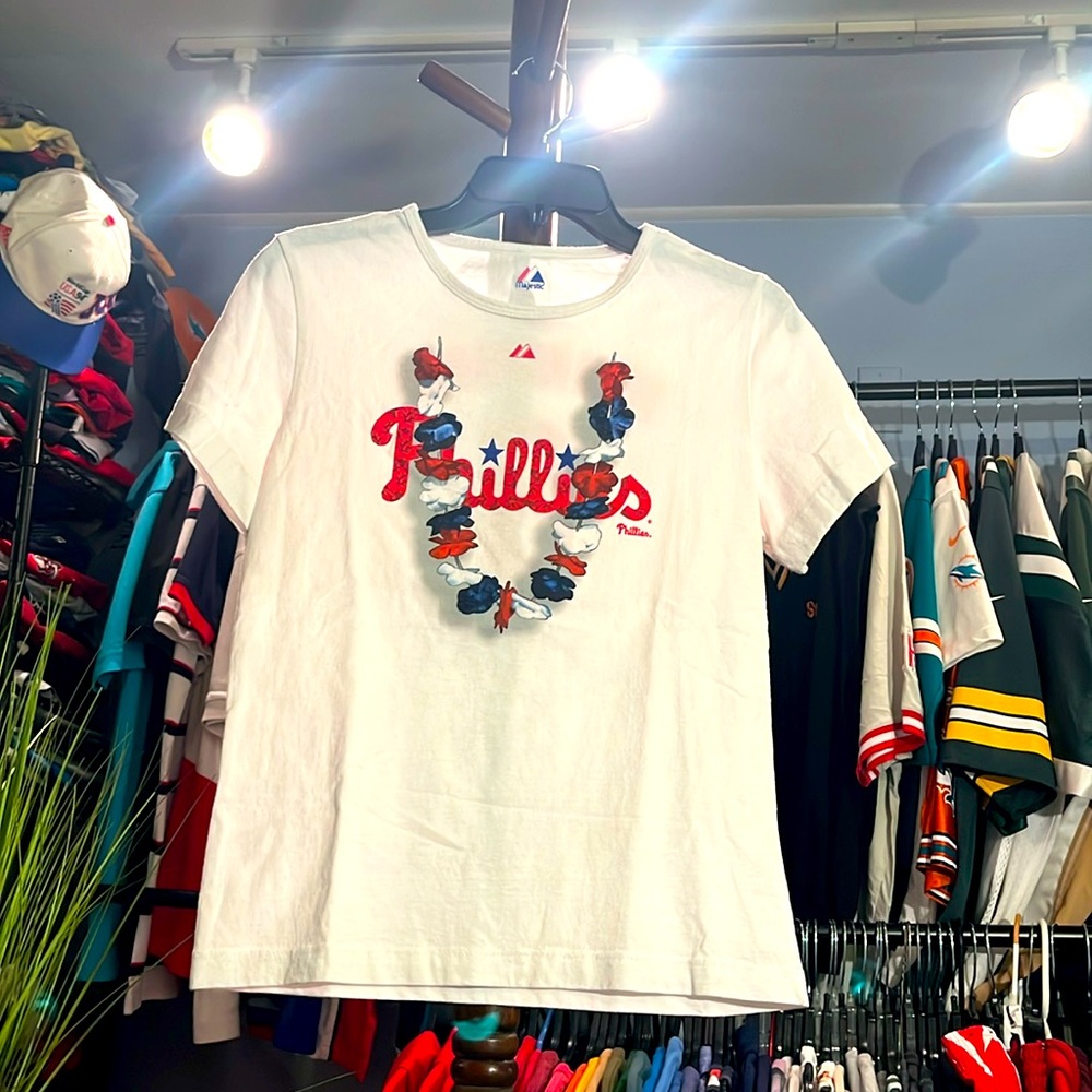 Philadelphia Phillies Majestic Women’s Shirt - Flyin’ Hawaiian